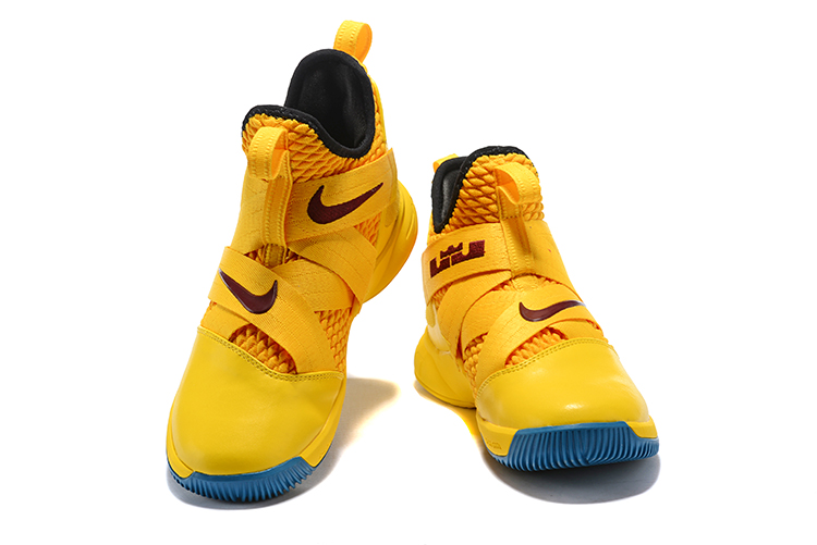 nike basketball shoes lebron soldier