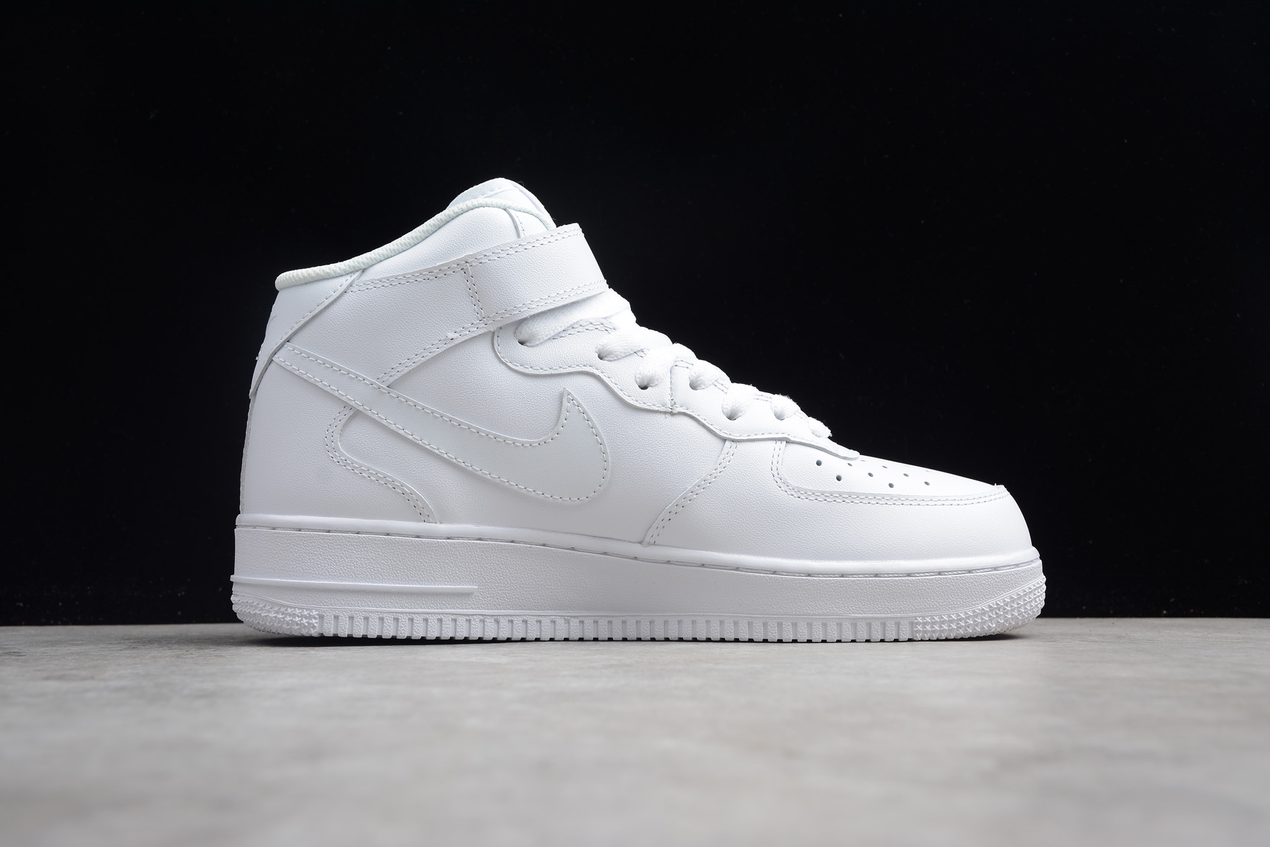 Nike Air Force 1 Mid '07 \
