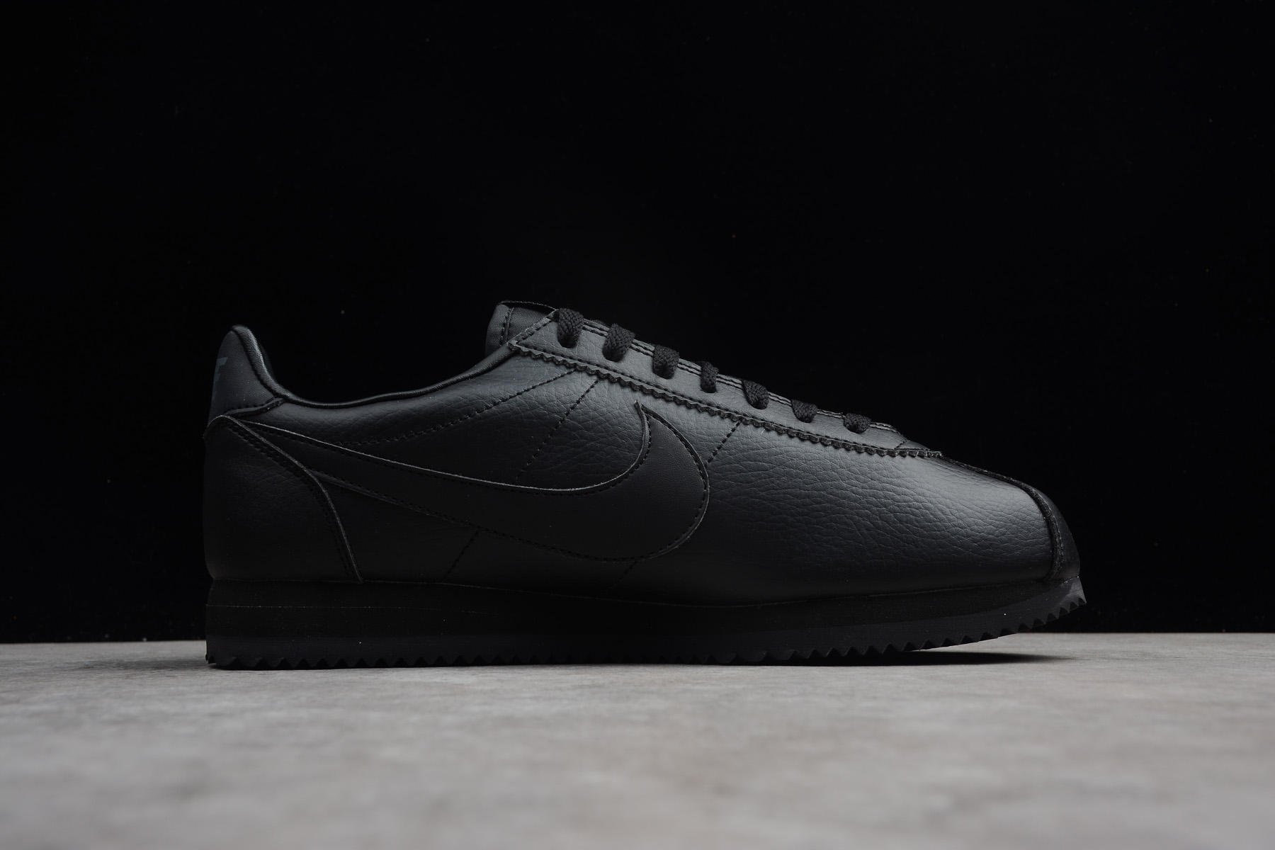 Nike Classic Cortez Leather Black/Black-Anthracite Men's Size 749571
