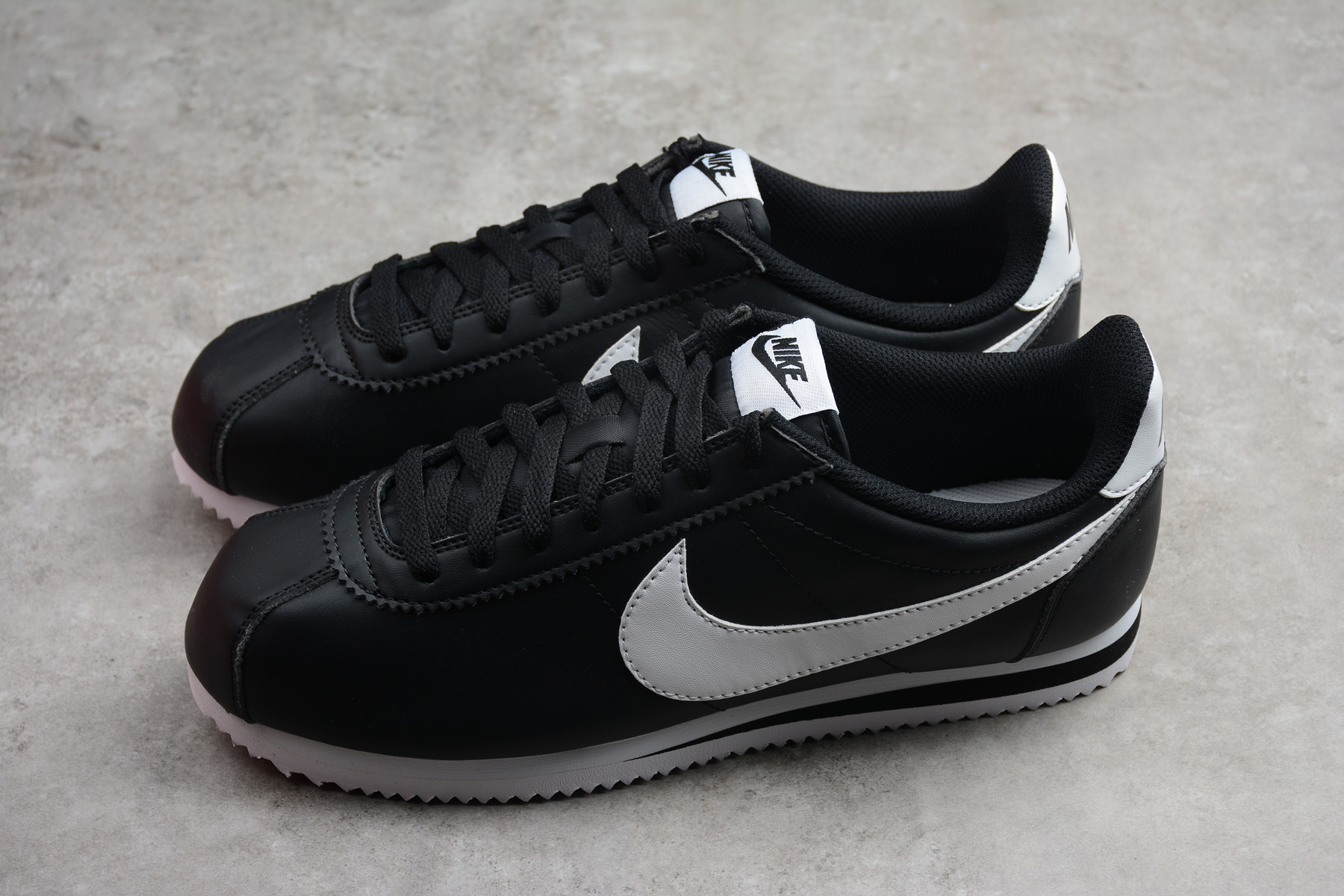 Nike Classic Cortez Leather Black/White Men's and Women's Size 807471-010
