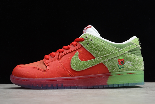 nike sb dunk low strawberry cough